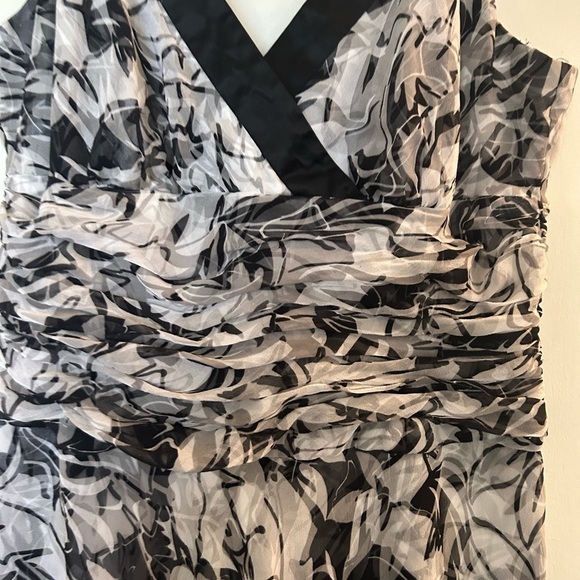 Donna Ricco size 14, 100% silk, black and white floral print dress - Picture 3 of 11